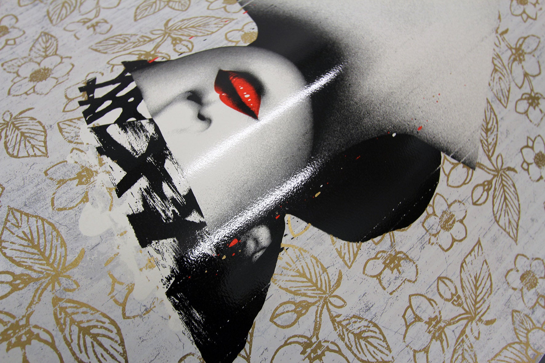 Le Buste III (GOLD)  by Hush